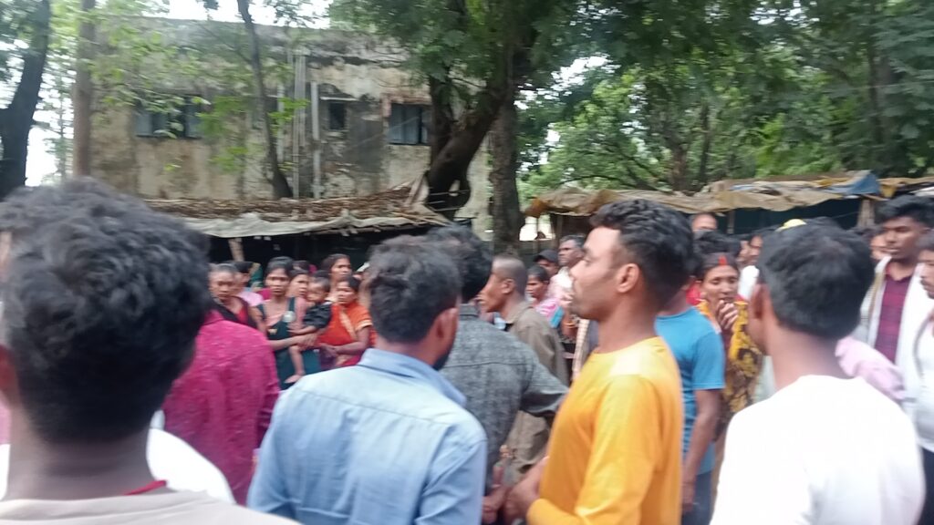 बाइक की टक्कर से युवक हुआ घायल:ईलाज के दौरान हुआ मौत, परिजनों का रो रो कर हुआ बुरा हाल बाइक की टक्कर से युवक हुआ घायल:ईलाज के दौरान हुआ मौत, परिजनों का रो रो कर हुआ बुरा हाल