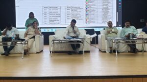 लोकसभा चुनाव को लेकर डीसी-एसपी ने सेक्टर पदाधिकारियों संग बैठक की