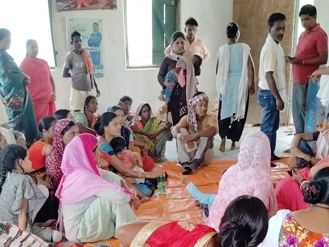 अबुआ आवास आवंटन में हुए धांधली के खिलाफ ग्रामसभा अबुआ आवास आवंटन में हुए धांधली के खिलाफ ग्रामसभा