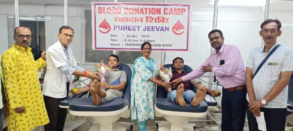 पुनीत जीवन : प्रचण्ड गर्मी में 41 रक्तदाताओं ने किया रक्तदान पुनीत जीवन : प्रचण्ड गर्मी में 41 रक्तदाताओं ने किया रक्तदान