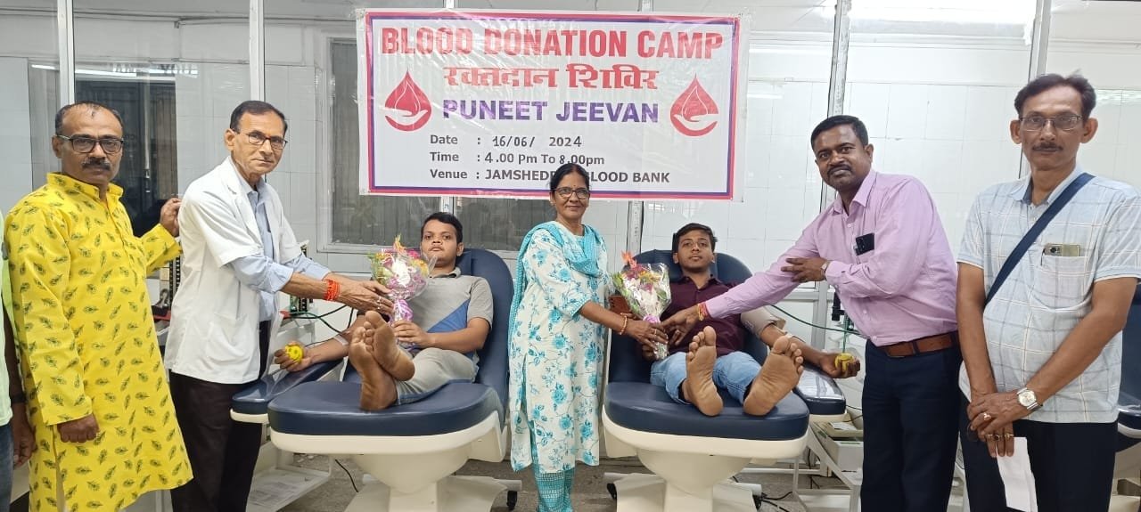 पुनीत जीवन : प्रचण्ड गर्मी में 41 रक्तदाताओं ने किया रक्तदान पुनीत जीवन : प्रचण्ड गर्मी में 41 रक्तदाताओं ने किया रक्तदान