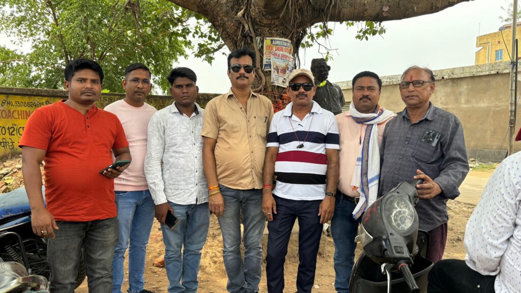 केंद्रीय राज्य मंत्री को AISMJWA ने सौंपा ज्ञापन. केंद्रीय राज्य मंत्री को AISMJWA ने सौंपा ज्ञापन.