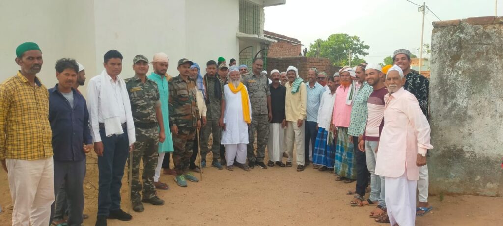 जिला मुख्यालय समेत ग्रामीण इलाकों में धूमधाम से मनाया गया बकरीद जिला मुख्यालय समेत ग्रामीण इलाकों में धूमधाम से मनाया गया बकरीद
