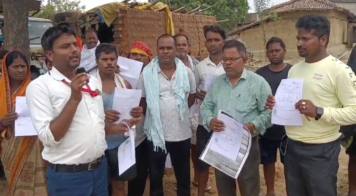 बिना मुआवजा दिए NH 39 के रैयतों की जमीन पर जबरन किया जा रहा है कब्जा,ग्रामीण परेशान बिना मुआवजा दिए NH 39 के रैयतों की जमीन पर जबरन किया जा रहा है कब्जा,ग्रामीण परेशान