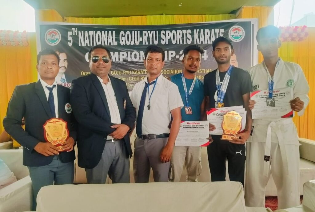 नेशनल कराटे प्रतियोगि लातेहार के तीन खिलाड़ियों ने जीते 5 पदक नेशनल कराटे प्रतियोगि लातेहार के तीन खिलाड़ियों ने जीते 5 पदक