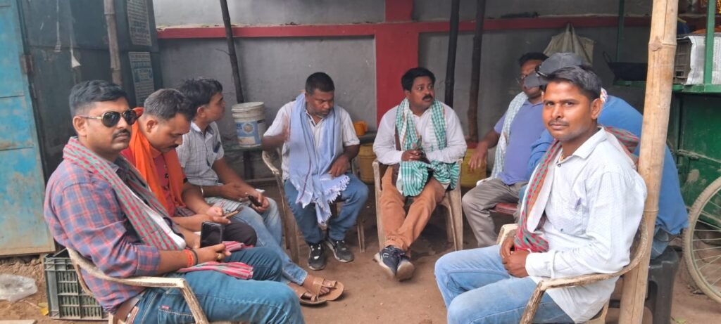 समाजसेवी ने पत्रकारों को किया सम्मानित ,कहा पत्रकार समाज के होते है दर्पण समाजसेवी ने पत्रकारों को किया सम्मानित ,कहा पत्रकार समाज के होते है दर्पण