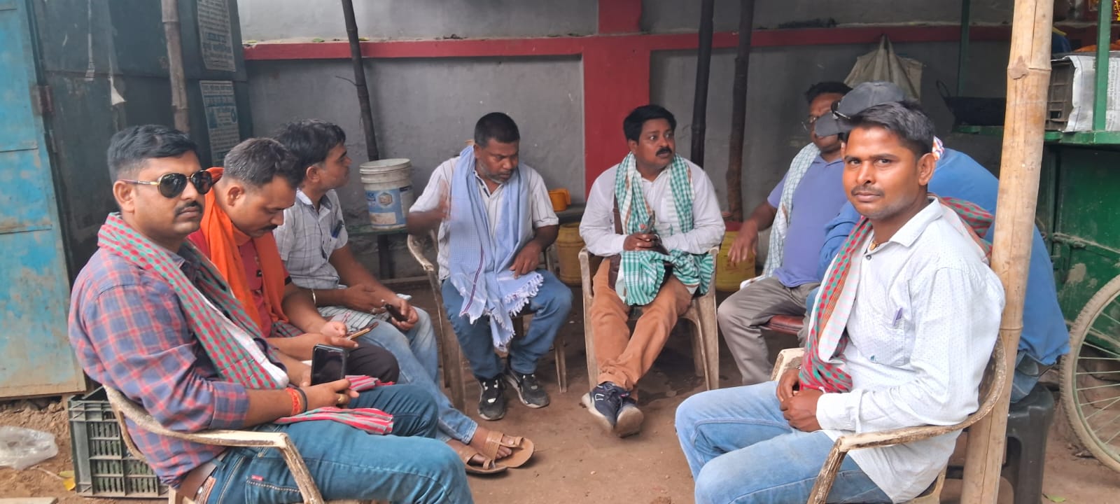 समाजसेवी ने पत्रकारों को किया सम्मानित ,कहा पत्रकार समाज के होते है दर्पण