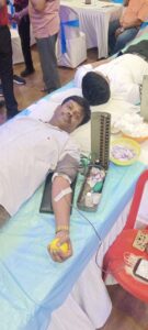 दिनेश कुमार 50 वीं बार किये रक्तदान, हुए सम्मानित