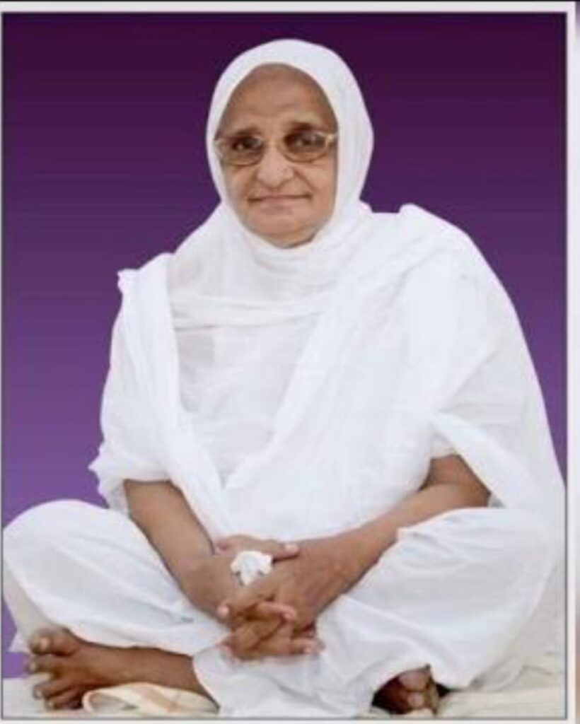 पैदल जमशेदपुर आ रहीं जैन साध्वी शशि प्रभा को कार ने कुचला,मौत ! पैदल जमशेदपुर आ रहीं जैन साध्वी शशि प्रभा को कार ने कुचला,मौत !