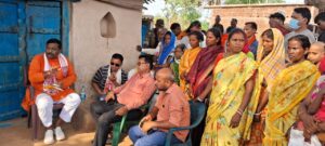 पांकी विधायक डॉक्टर शशी भूषण मेहता ने कुलिया गांव में लगाया जनता दरबार