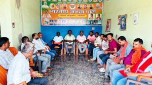 मां के साथ एक पेड़ लगाने व मन की बात सूनने को लेकर भाजपा की बैठक संपन्न
