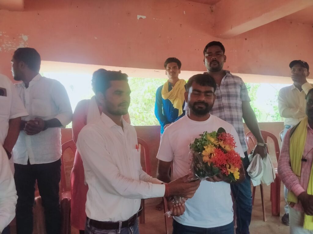वर्तमान सरकार ने झारखंड का स्थिति वत से वतर कर दिया - टाइगर जराम महतो वर्तमान सरकार ने झारखंड का स्थिति वत से वतर कर दिया - टाइगर जराम महतो
