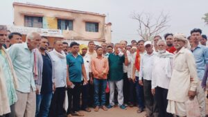 सतबरवा:रैयतों व प्रशासन के बीच प्रखंड कार्यालय के सभागार में हुई वार्ता विफल