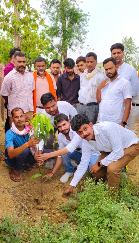 आजसू पार्टी ने मनाया 37वां स्थापना दिवस