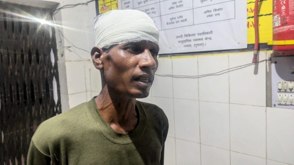 पति ने अपने ही पत्नी को जमीन विवाद में ग्रामीणों के साथ मिलकर टांगी से मार कर की हत्या