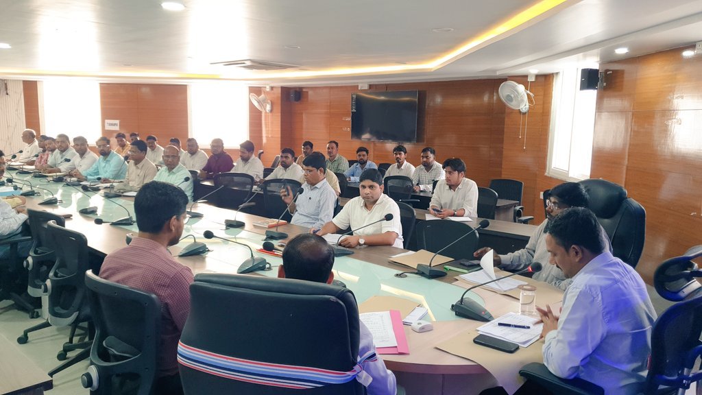 उपायुक्त ने पेयजल एवं स्वच्छता विभाग के कार्यों की समीक्षा की उपायुक्त ने पेयजल एवं स्वच्छता विभाग के कार्यों की समीक्षा की