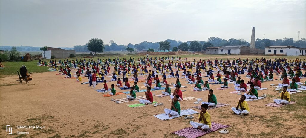 रोजाना योग करने से शारीरिक ही नहीं मानसिक विकास भी होता है :- निरंजन सिंह रोजाना योग करने से शारीरिक ही नहीं मानसिक विकास भी होता है :- निरंजन सिंह