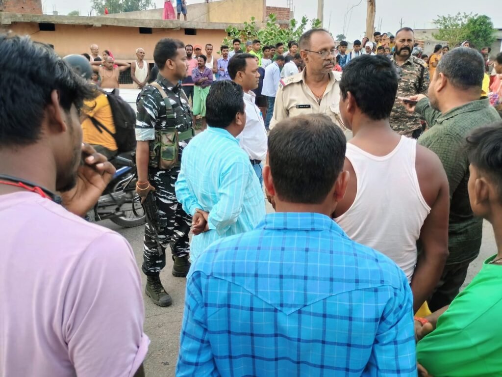 ऑल्टो और बाइक की टक्कर से बाइक सवार गंभीर रूप से घायल
