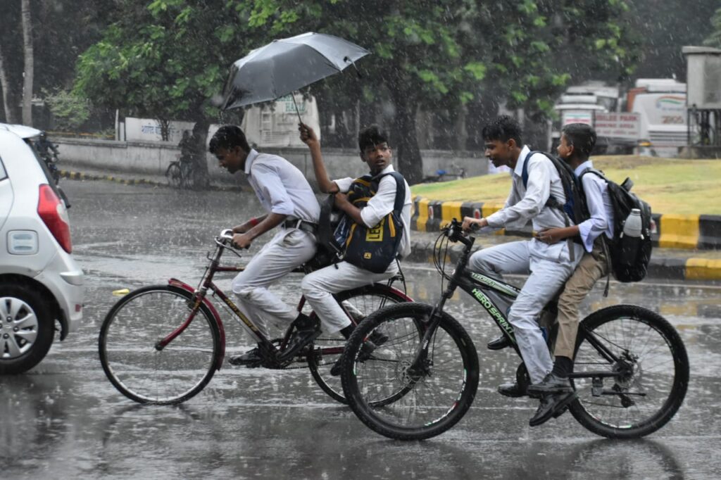 सरकारी स्कूल झारखंड में आज से खुलेंगे,राहत नहीं मिली तो फिर बदलेगा फैसला सरकारी स्कूल झारखंड में आज से खुलेंगे,राहत नहीं मिली तो फिर बदलेगा फैसला