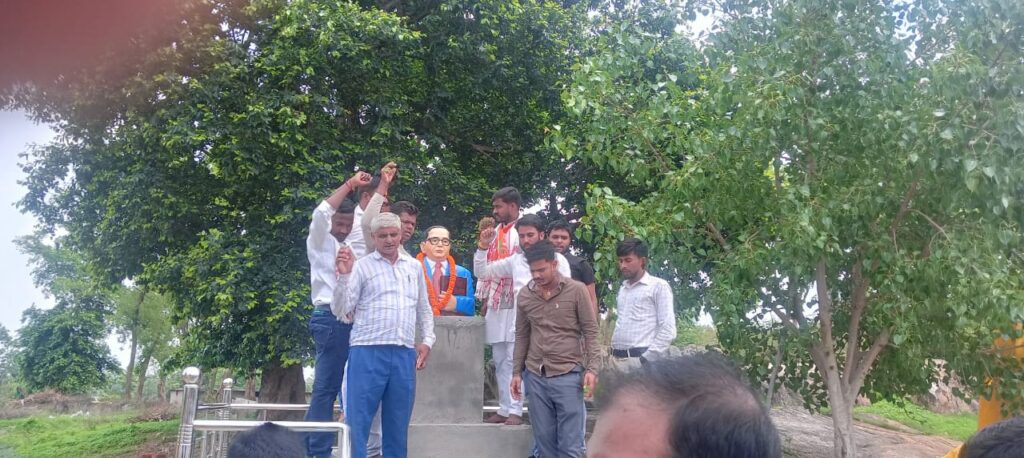 मनिका विधानसभा क्षेत्र के भावी प्रत्याशी बलवंत सिंह ने किया जनसंपर्क अभियान मनिका विधानसभा क्षेत्र के भावी प्रत्याशी बलवंत सिंह ने किया जनसंपर्क अभियान