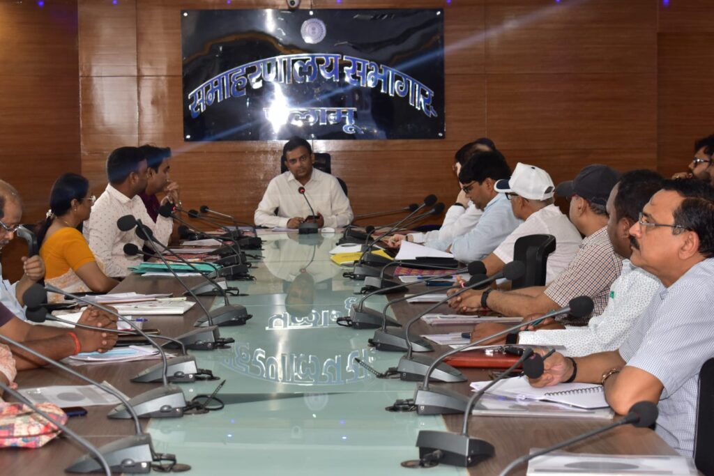 जिले में 10 अगस्त से खिलायी जायेगी फाइलेरिया की दवा,फाइलेरिया उन्मूलन कार्यक्रम को लेकर डीसी ने की बैठक जिले में 10 अगस्त से खिलायी जायेगी फाइलेरिया की दवा,फाइलेरिया उन्मूलन कार्यक्रम को लेकर डीसी ने की बैठक