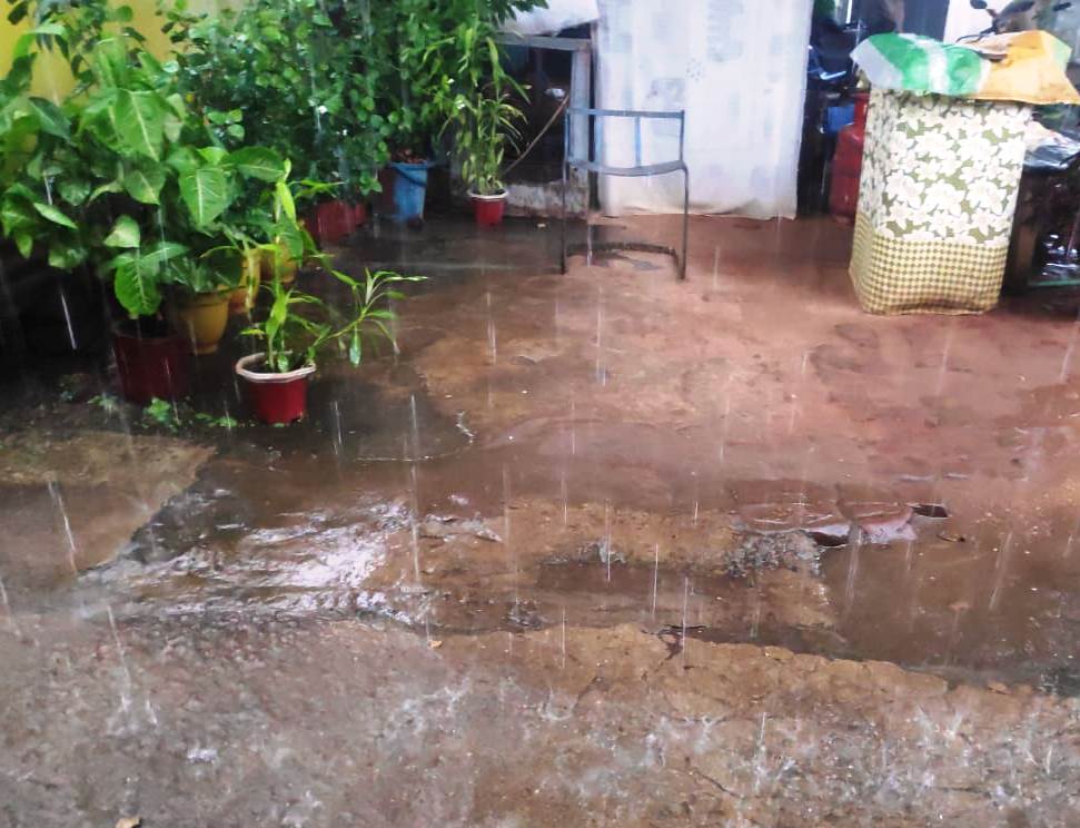 झमाझम बारिश से मौसम हुआ सुहाना:लेकिन कहीं पानी जमा होने से शहरवासी हुए परेशान झमाझम बारिश से मौसम हुआ सुहाना:लेकिन कहीं पानी जमा होने से शहरवासी हुए परेशान