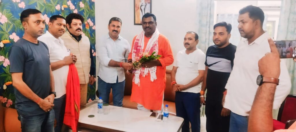 विस चुनाव की तैयारी में जुट जाएं कार्यकर्ता: अमर बाउरी विस चुनाव की तैयारी में जुट जाएं कार्यकर्ता: अमर बाउरी