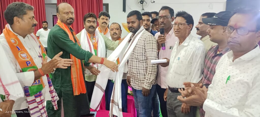 भाजपा की विधानसभा स्तरीय अभिनंदन सह विजय संकल्प सभा संपन्न भाजपा की विधानसभा स्तरीय अभिनंदन सह विजय संकल्प सभा संपन्न