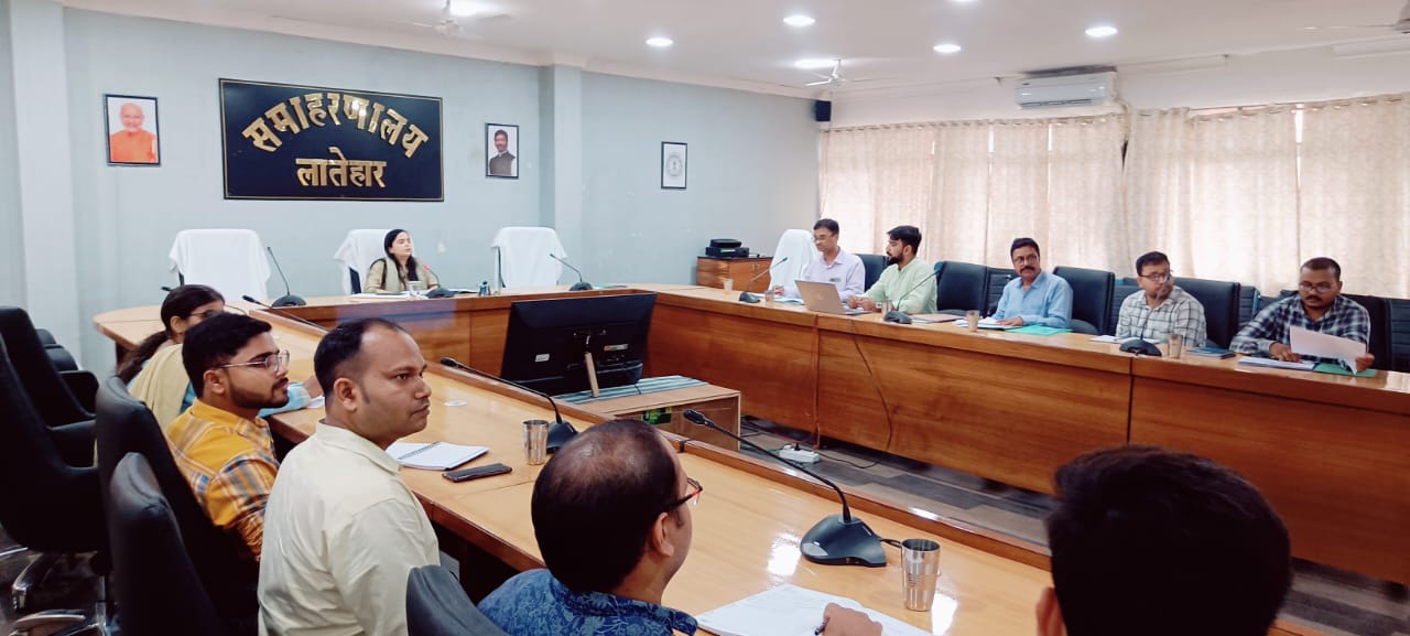 उपायुक्त ने पेयजल स्वच्छता विभाग की समीक्षा