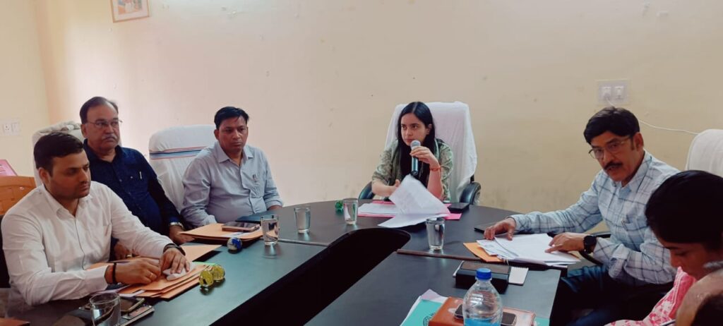 मनरेगा कार्य की गति को देख उपायुक्त ने जतायी नाराजगी… मनरेगा कार्य की गति को देख उपायुक्त ने जतायी नाराजगी…