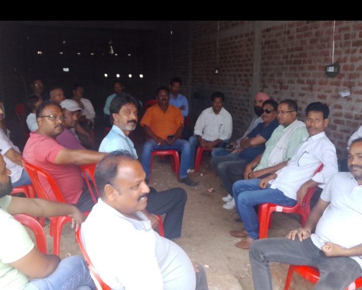 घाघरा हिंडाल्को के खिलाफ आंदोलन और तेज किया जाएगा- ट्रक ओनर घाघरा हिंडाल्को के खिलाफ आंदोलन और तेज किया जाएगा- ट्रक ओनर
