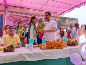 माध्यमिक विद्यालय का उद्घाटन विधायक भानु प्रताप शाही ने किया