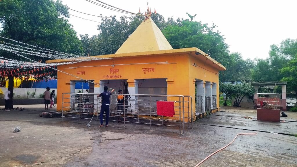 लोहरदगा मनोकामना सिद्ध मंदिर से पैदल चलकर कांवरिया संघ बरवा टोली 3000 लीटर गंगाजल से घाघरा स्थित देवकी बाबा धाम मंदिर के शिवलिंग में करेंगे जलाभिषेक लोहरदगा मनोकामना सिद्ध मंदिर से पैदल चलकर कांवरिया संघ बरवा टोली 3000 लीटर गंगाजल से घाघरा स्थित देवकी बाबा धाम मंदिर के शिवलिंग में करेंगे जलाभिषेक