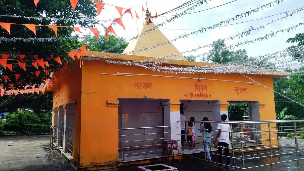 लोहरदगा मनोकामना सिद्ध मंदिर से पैदल चलकर कांवरिया संघ बरवा टोली 3000 लीटर गंगाजल से घाघरा स्थित देवकी बाबा धाम मंदिर के शिवलिंग में करेंगे जलाभिषेक लोहरदगा मनोकामना सिद्ध मंदिर से पैदल चलकर कांवरिया संघ बरवा टोली 3000 लीटर गंगाजल से घाघरा स्थित देवकी बाबा धाम मंदिर के शिवलिंग में करेंगे जलाभिषेक