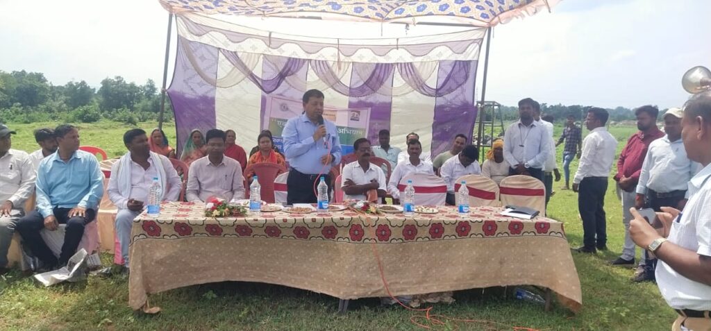 नावा बाजार प्रखंड में एक पेड़ मां के नाम अभियान के तहत किया गया वृक्षारोपण नावा बाजार प्रखंड में एक पेड़ मां के नाम अभियान के तहत किया गया वृक्षारोपण