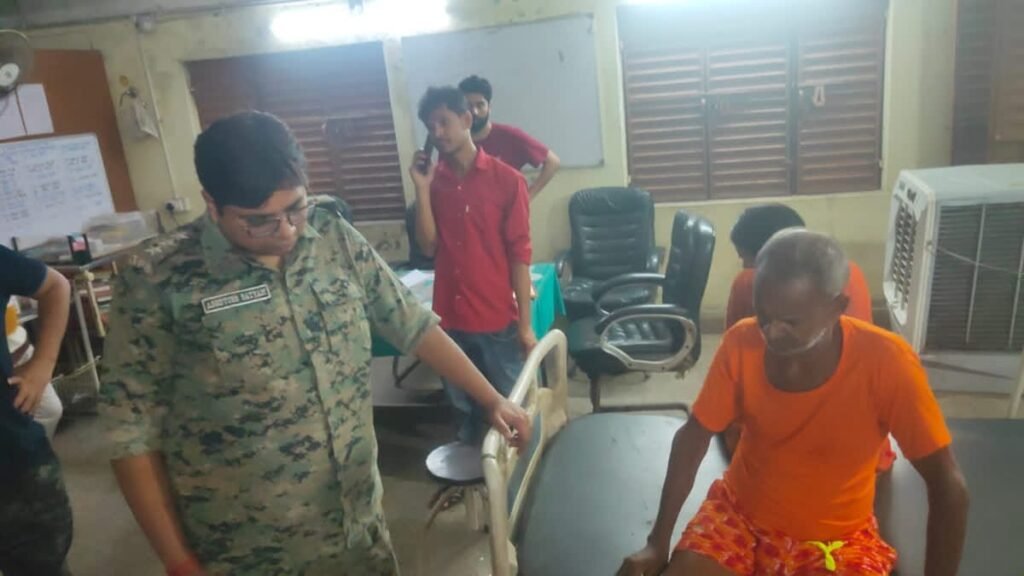 बालूमाथ थाना क्षेत्र में करंट की चपेट में आने से 5 कांवड़ियों की मौत बालूमाथ थाना क्षेत्र में करंट की चपेट में आने से 5 कांवड़ियों की मौत