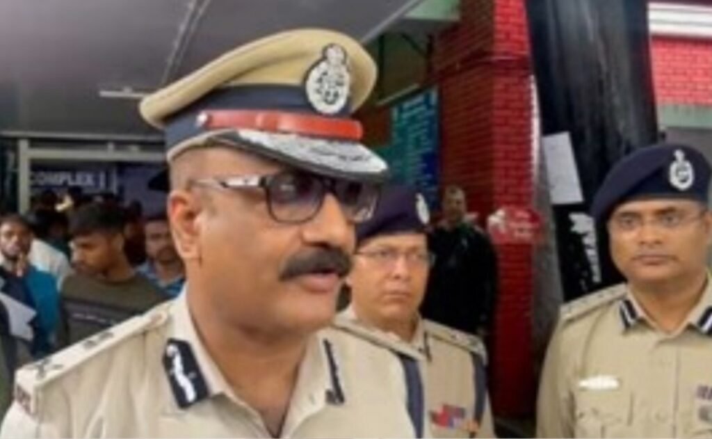 सब इंस्पेक्टर अनुपम कच्छप की हत्या की जानकारी मिलते ही रिम्स पहुंचे डीजीपी अनुराग गुप्ता सब इंस्पेक्टर अनुपम कच्छप की हत्या की जानकारी मिलते ही रिम्स पहुंचे डीजीपी अनुराग गुप्ता