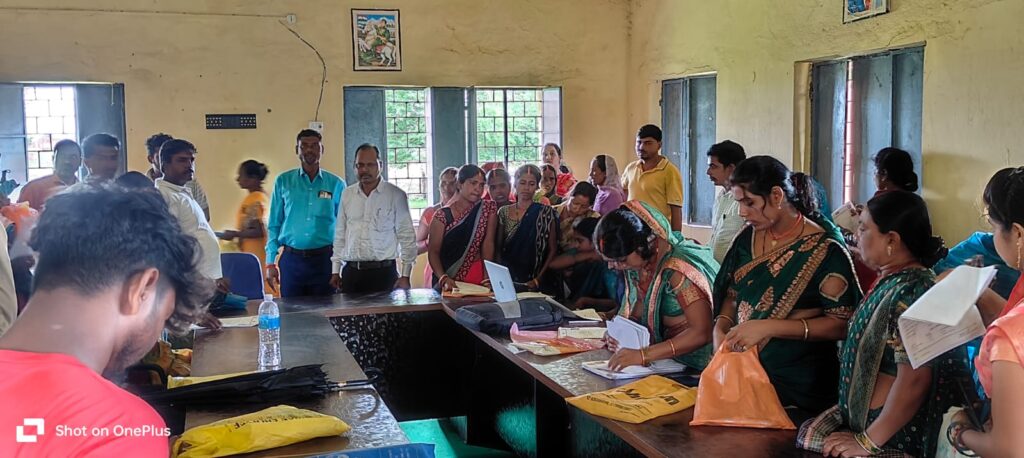 मुख्यमंत्री मईयां सम्मान योजना के तहत जिले के सभी प्रखंडों के पंचायतों व शहरी क्षेत्रों के सभी वार्डों में लगा शिविर मुख्यमंत्री मईयां सम्मान योजना के तहत जिले के सभी प्रखंडों के पंचायतों व शहरी क्षेत्रों के सभी वार्डों में लगा शिविर