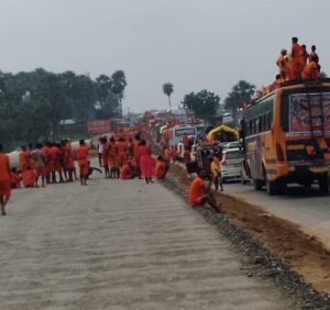 घोरमारा में पिछले ढाई घंटे हैं सड़क जाम , वाहनों की लगी लंबी कतारें