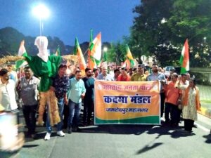 बांग्लादेश में हिंदुओं पर हो रहे हमले को लेकर बंगलादेशी कट्टरपंथियों का पुतला शहर में फूंका गया पुतला
