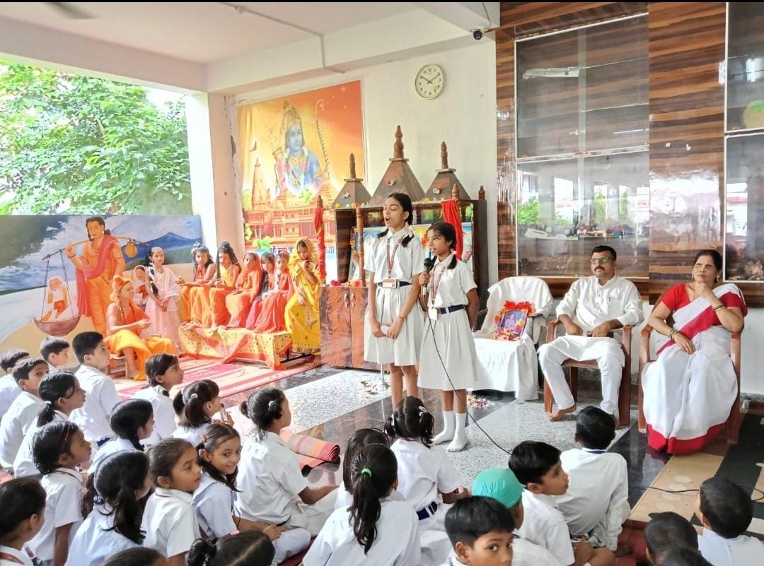 सरस्वती विद्या मंदिर में मनाया गया संत शिरोमणि गोस्वामी तुलसीदास की जयंती सरस्वती विद्या मंदिर में मनाया गया संत शिरोमणि गोस्वामी तुलसीदास की जयंती
