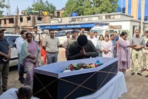 पश्चिमी सिंहभूम जिले के सोनुआ प्रखंड के प्रखंड बीडीओ की सरकारी आवास में संदेहास्पद स्थिति में मौत
