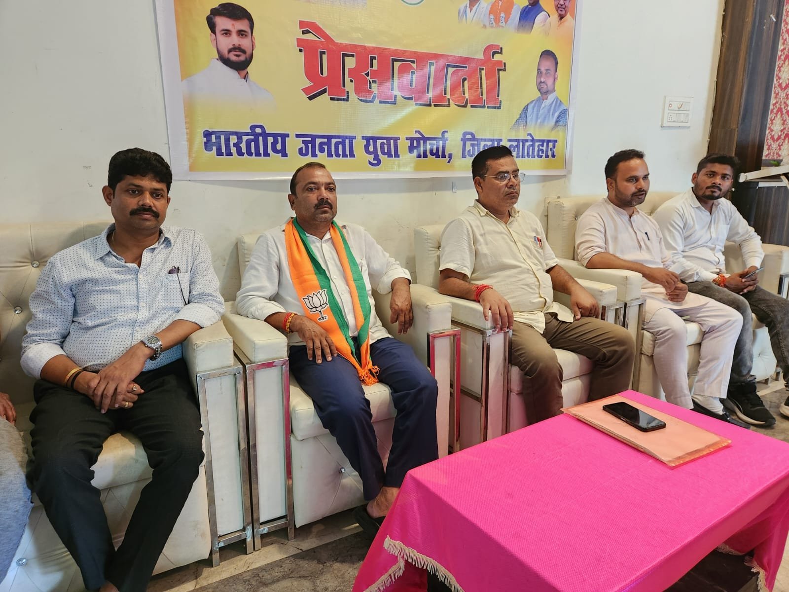 सरकार के खिलाफ युवाओं में आक्रोश हजारों की संख्या में रैली में भाग लेंगे युवा सरकार के खिलाफ युवाओं में आक्रोश हजारों की संख्या में रैली में भाग लेंगे युवा