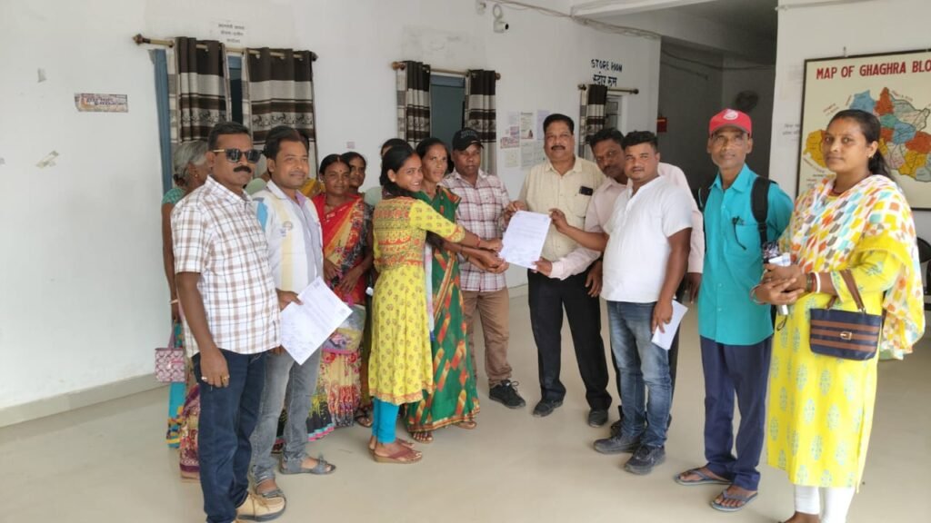 घाघरा प्रखंड के सभी मुखिया का कलमबंद हड़ताल घाघरा प्रखंड के सभी मुखिया का कलमबंद हड़ताल