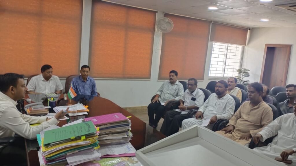 फोटोयुक्त मतदाता सूचि के द्वितीय विशेष संक्षिप्त पुनरीक्षण कार्यक्रम के पश्चात उपायुक्त ने विभिन्न दलों के साथ बैठक की फोटोयुक्त मतदाता सूचि के द्वितीय विशेष संक्षिप्त पुनरीक्षण कार्यक्रम के पश्चात उपायुक्त ने विभिन्न दलों के साथ बैठक की