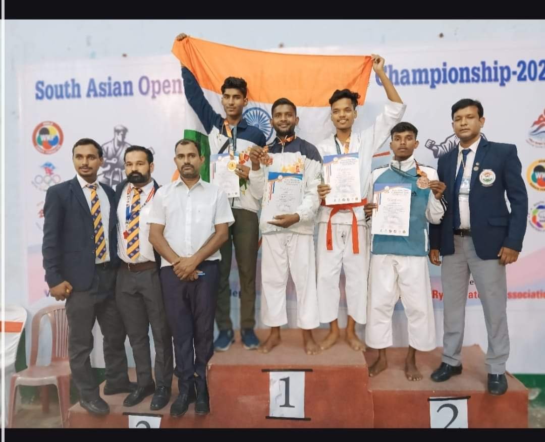 अंतरराष्ट्रीय कराटे प्रतियोगिता में लातेहार के 4 खिलाड़ियों ने लहराया परचम, 2 रजत सहित जीते 4 पदक