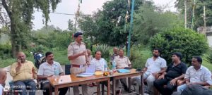 पड़वा थाना में दुर्गा पूजा शांतिपूर्ण तरीके से मनाने को लेकर शांति समिति की हुईं बैठक