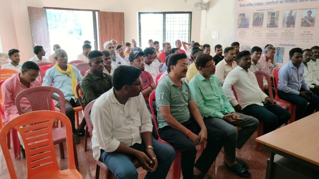 सतबरवा थाना में दुर्गा पूजा शांति व सुव्यवस्थित तरीके से मनाने को लेकर की गई शांति समिति की बैठक सतबरवा थाना में दुर्गा पूजा शांति व सुव्यवस्थित तरीके से मनाने को लेकर की गई शांति समिति की बैठक