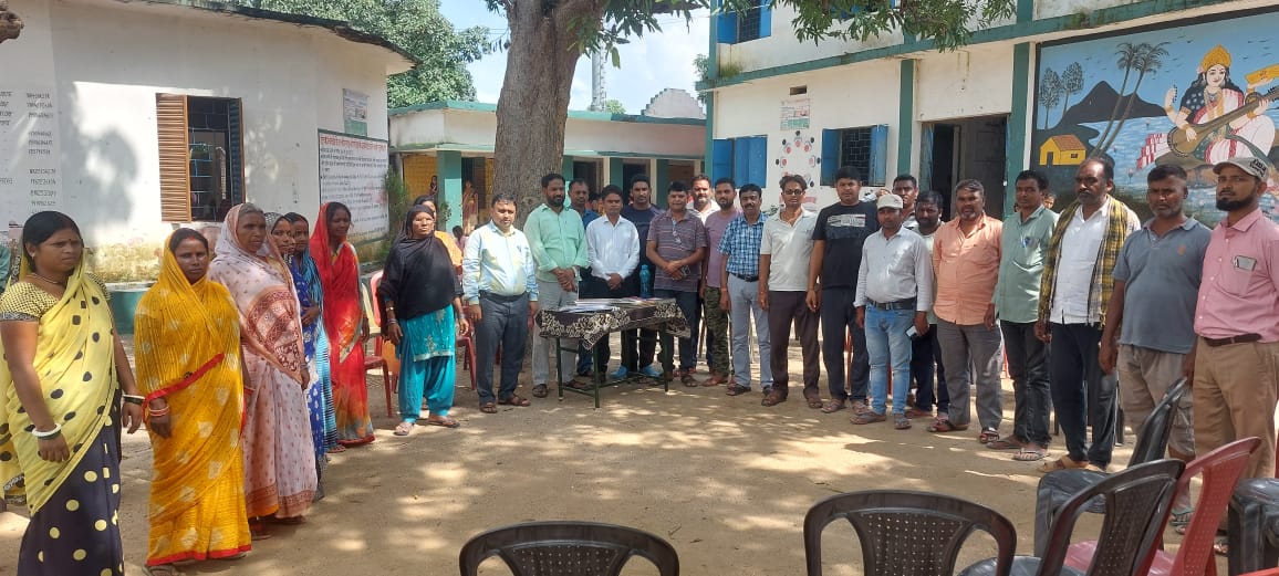 उत्क्रमित उच्च विद्यालय इचाक खुर्द में ग्राम शिक्षा समिति का गठन, अनुज बने अध्यक्ष मैटुना संयोजिका