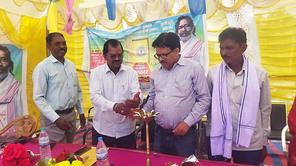 सरकार आपके द्वार कार्यक्रम में जनता का समस्या दूर किया जा रहा है:मनोज कुमार तिवारी सरकार आपके द्वार कार्यक्रम में जनता का समस्या दूर किया जा रहा है:मनोज कुमार तिवारी
